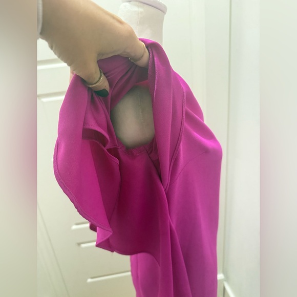 Nicole Miller. Vibrant Ruffle Side Dress. Fuscia. Size 2. - Picture 5 of 8